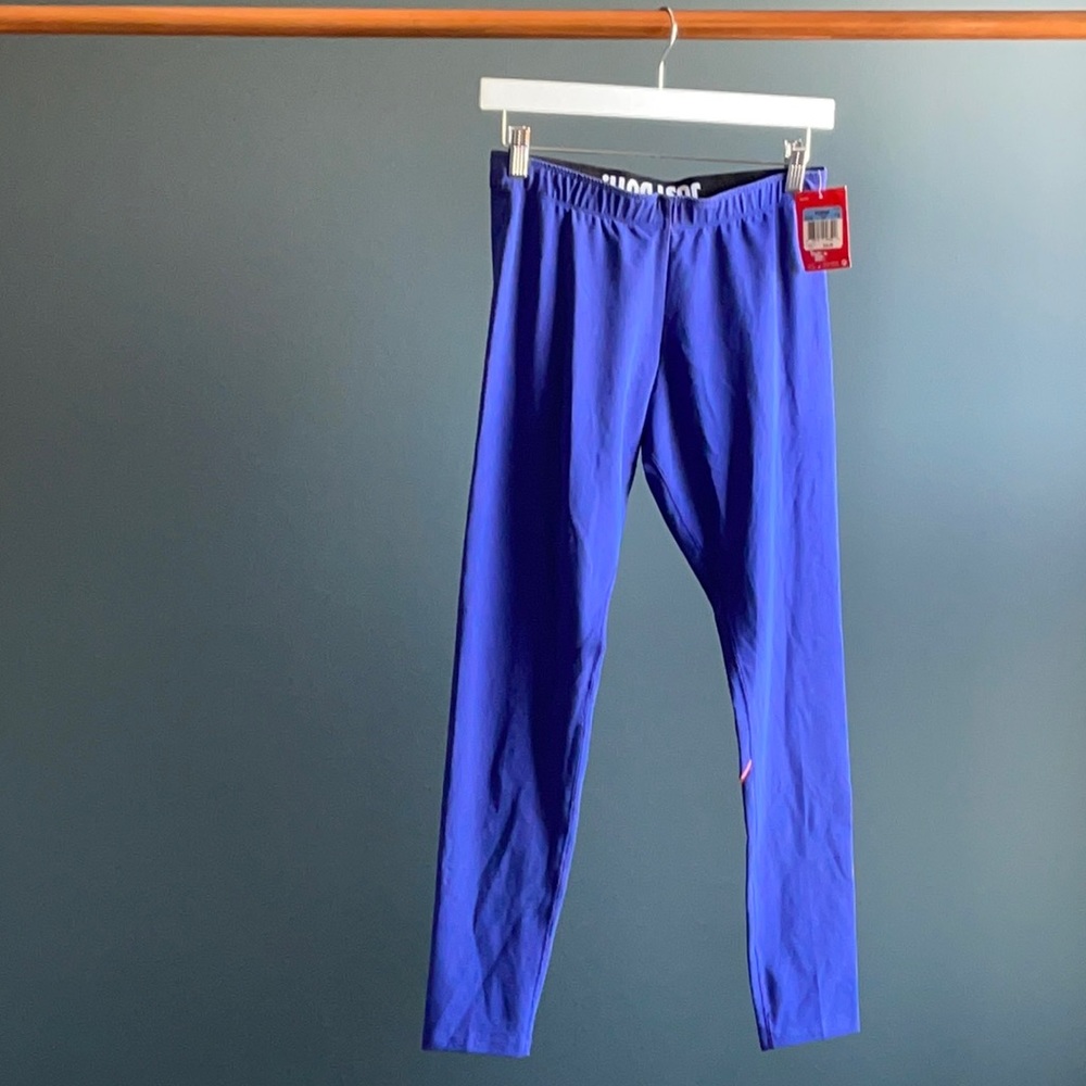 Nike Leg-a-see leggings BNWT